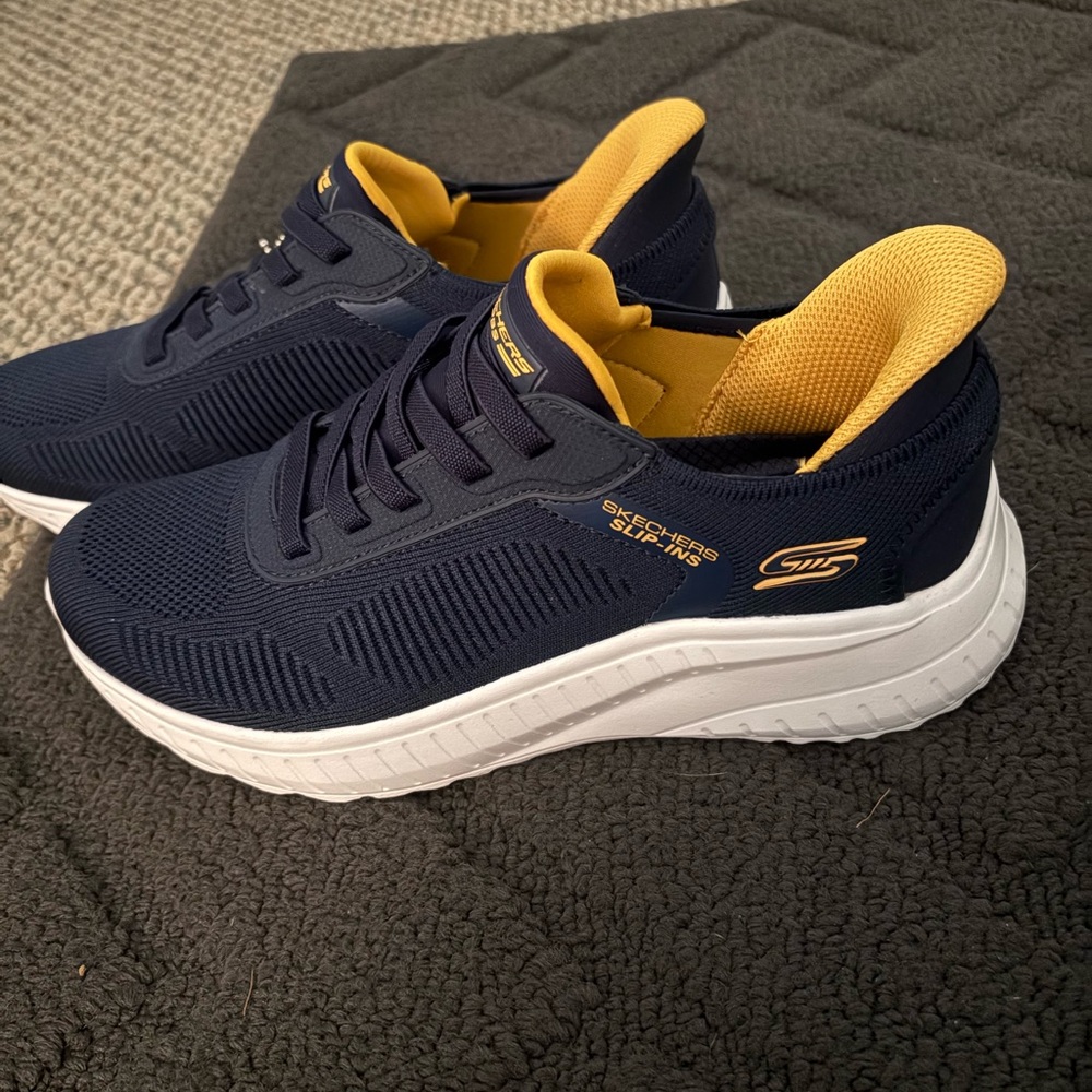 Skechers Men's Navy and Gold Sneakers